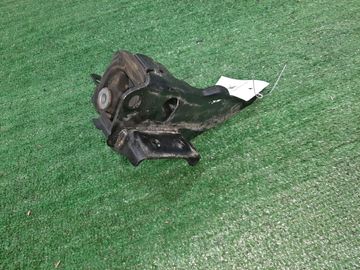 ПОДУШКА ДВС НА TOYOTA ISIS ZNM10W 1ZZ-FE