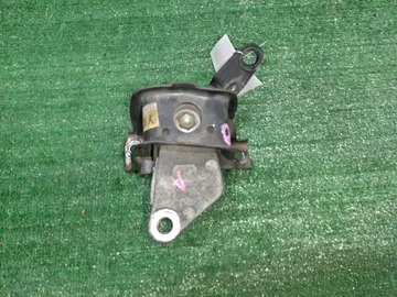 ПОДУШКА ДВС НА TOYOTA WISH ZNE10G 1ZZ-FE