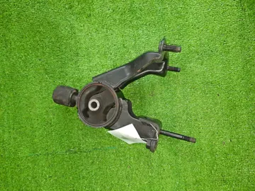ПОДУШКА ДВС НА TOYOTA ISIS ZGM10G 2ZR-FAE
