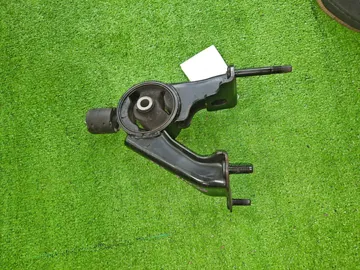 ПОДУШКА ДВС НА TOYOTA ISIS ZGM10G 2ZR-FAE