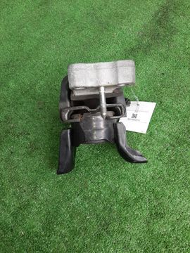 ПОДУШКА ДВС НА TOYOTA VOXY ZRR80G 3ZR-FAE