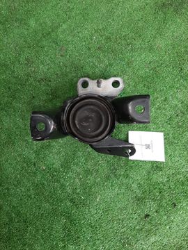 ПОДУШКА ДВС НА TOYOTA VOXY ZRR80G 3ZR-FAE