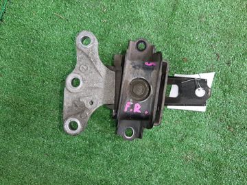 ПОДУШКА ДВС НА SUZUKI WAGON R MH34S R06A
