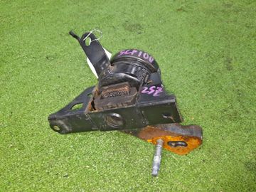 ПОДУШКА ДВС НА TOYOTA RACTIS SCP100 2SZ-FE