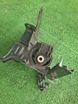 ПОДУШКА ДВС НА TOYOTA AQUA NHP10 1NZ-FXE