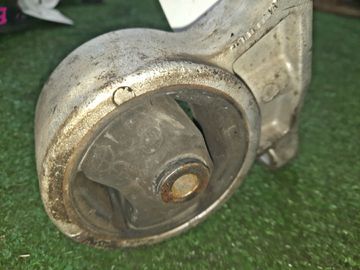 ПОДУШКА ДВС НА SUZUKI AERIO RA21S M15A