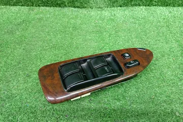 БЛОК УПРАВЛЕНИЯ СТЕКЛАМИ НА TOYOTA CAMRY GRACIA SXV20
