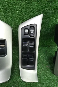 БЛОК УПРАВЛЕНИЯ СТЕКЛАМИ НА TOYOTA HARRIER MCU10W