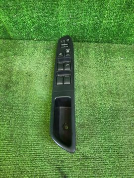 БЛОК УПРАВЛЕНИЯ СТЕКЛАМИ НА SUBARU FORESTER SG5