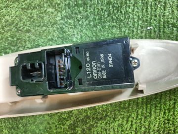 БЛОК УПРАВЛЕНИЯ СТЕКЛАМИ НА MAZDA MPV LW3W