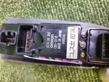 БЛОК УПРАВЛЕНИЯ СТЕКЛАМИ НА MAZDA FAMILIA BJ5W