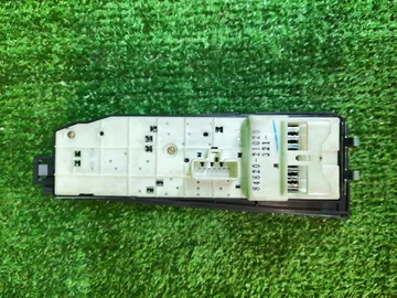 БЛОК УПРАВЛЕНИЯ СТЕКЛАМИ НА TOYOTA CALDINA ST215