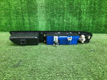 БЛОК УПРАВЛЕНИЯ СТЕКЛАМИ НА SUBARU FORESTER SG5