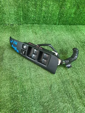 БЛОК УПРАВЛЕНИЯ СТЕКЛАМИ НА NISSAN BLUEBIRD QU14