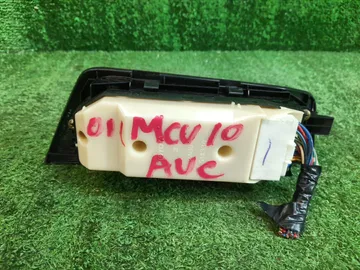 БЛОК УПРАВЛЕНИЯ СТЕКЛАМИ НА TOYOTA HARRIER MCU10W