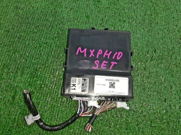 БЛОК УПРАВЛЕНИЯ НА TOYOTA YARIS MXPH10
