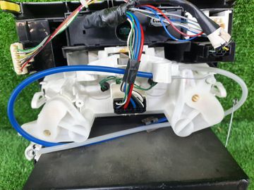 БЛОК УПРАВЛЕНИЯ КЛИМАТ КОНТРОЛЕМ НА TOYOTA COROLLA NZE121