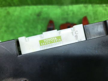 БЛОК УПРАВЛЕНИЯ КЛИМАТ КОНТРОЛЕМ НА TOYOTA COROLLA NZE121