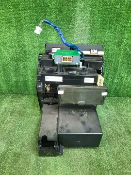 БЛОК УПРАВЛЕНИЯ КЛИМАТ КОНТРОЛЕМ НА TOYOTA CROWN GS131