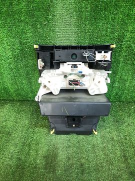 БЛОК УПРАВЛЕНИЯ КЛИМАТ КОНТРОЛЕМ НА TOYOTA COROLLA NZE121