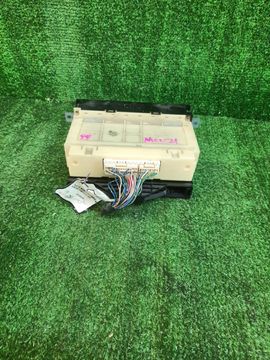 БЛОК УПРАВЛЕНИЯ КЛИМАТ КОНТРОЛЕМ НА TOYOTA MARK II QUALIS MCV21W