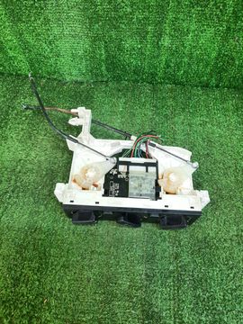 БЛОК УПРАВЛЕНИЯ КЛИМАТ КОНТРОЛЕМ НА MITSUBISHI PAJERO IO H76W