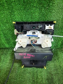 БЛОК УПРАВЛЕНИЯ КЛИМАТ КОНТРОЛЕМ НА TOYOTA COROLLA NZE121