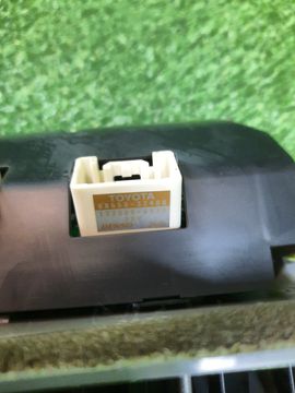 БЛОК УПРАВЛЕНИЯ КЛИМАТ КОНТРОЛЕМ НА TOYOTA VISTA SV50