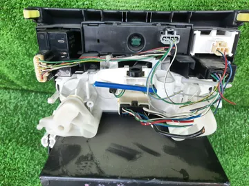 БЛОК УПРАВЛЕНИЯ КЛИМАТ КОНТРОЛЕМ НА TOYOTA COROLLA NZE121