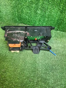 БЛОК УПРАВЛЕНИЯ КЛИМАТ КОНТРОЛЕМ НА TOYOTA CARINA AT211