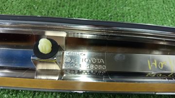 МОЛДИНГ НА TOYOTA HARRIER ZSU60W