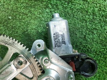 СТЕКЛОПОДЪЕМНИК НА TOYOTA VITZ NCP10