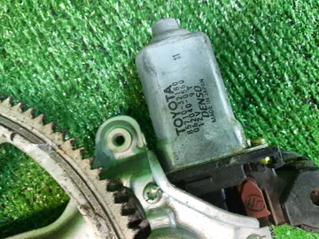 СТЕКЛОПОДЪЕМНИК НА TOYOTA VISTA SV50