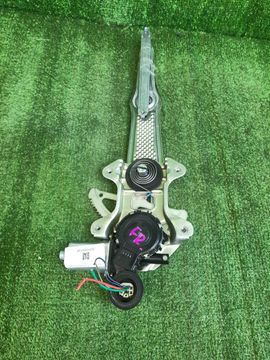 СТЕКЛОПОДЪЕМНИК НА TOYOTA FUNCARGO NCP20