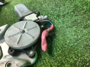 СТЕКЛОПОДЪЕМНИК НА SUBARU FORESTER SG5