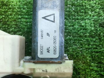 СТЕКЛОПОДЪЕМНИК НА TOYOTA AVENSIS AZT251