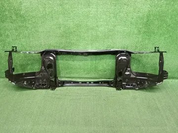 РАМКА РАДИАТОРА НА TOYOTA TACOMA GRN305L