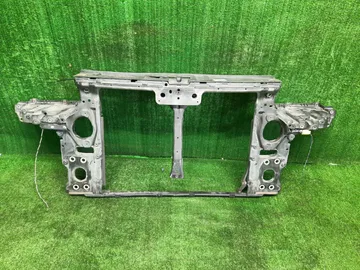 РАМКА РАДИАТОРА НА VOLKSWAGEN TOUAREG