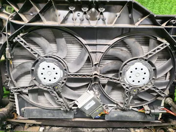 РАМКА РАДИАТОРА НА AUDI A4 8K2 CDN