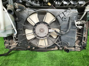 РАМКА РАДИАТОРА НА MAZDA DEMIO DY3W ZJ-VE