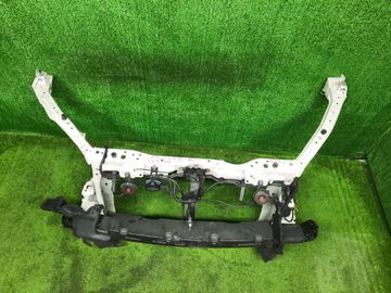 РАМКА РАДИАТОРА НА TOYOTA VOXY ZWR80G 2ZR-FXE