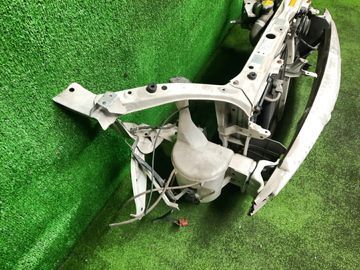 РАМКА РАДИАТОРА НА TOYOTA IST NCP60 2NZ-FE