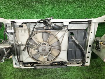 РАМКА РАДИАТОРА НА TOYOTA IST NCP60 2NZ-FE