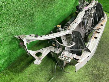 РАМКА РАДИАТОРА НА TOYOTA AVENSIS AZT250 1AZ-FSE
