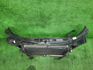 РАМКА РАДИАТОРА НА AUDI A4 8E ALT