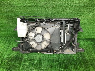 РАМКА РАДИАТОРА НА MAZDA DEMIO DE3FS ZJ-VE