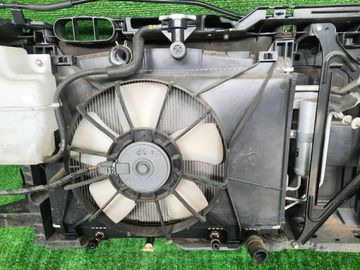 РАМКА РАДИАТОРА НА MAZDA DEMIO DE3FS ZJ-VE