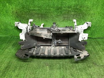 РАМКА РАДИАТОРА НА NISSAN LEAF ZE1 EM57