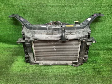 РАМКА РАДИАТОРА НА MAZDA DEMIO DY3W ZJ-VE