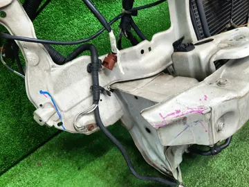 РАМКА РАДИАТОРА НА TOYOTA IPSUM SXM10 3S-FE
